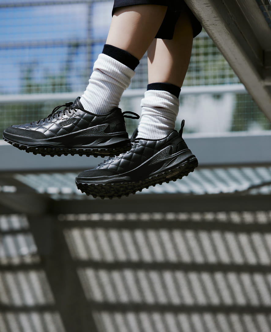 Women's Jasper Zionic DOE Sneaker | Doe Black/Star White