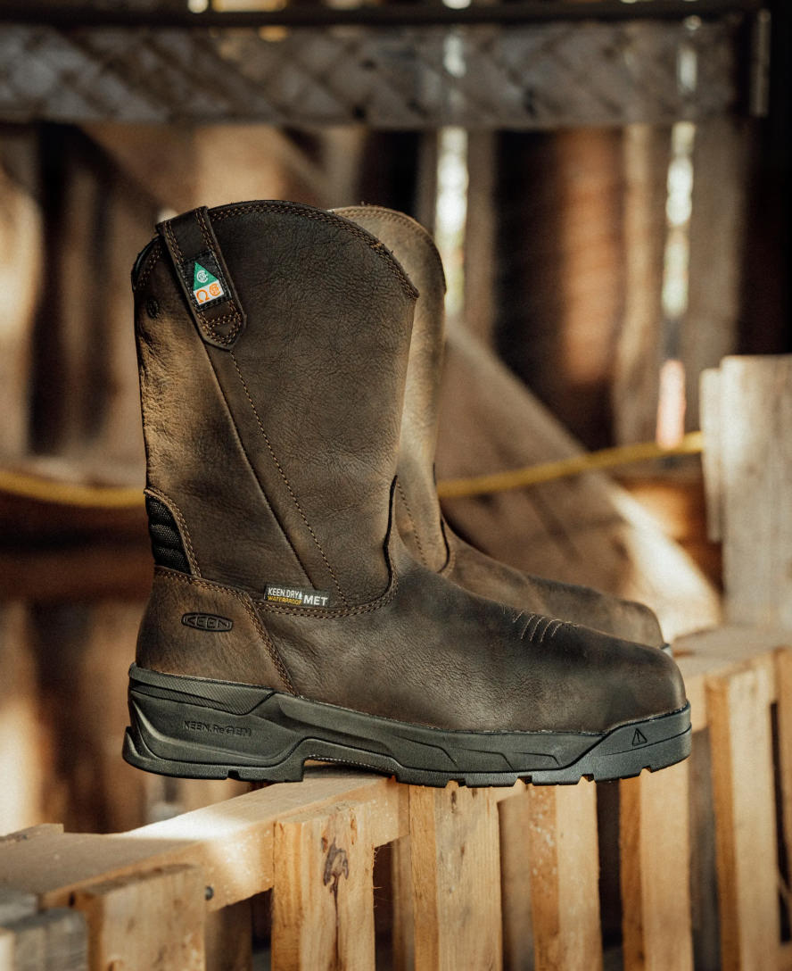 Men's CSA Flatland Pull-On Waterproof Work Boot INT MET (Carbon Toe)  |  Dark Brown/Black