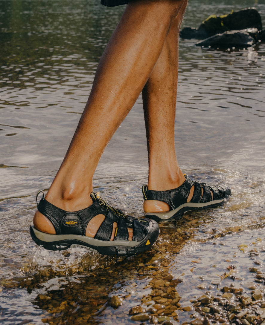 Men's Newport H2 Sandal Wide  |  Black